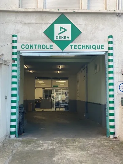 Devanture de DEKRA contrôle technique Marseille 12