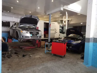 Devanture de Garage Des Cinq Frères
