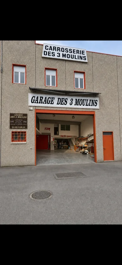 Devanture de Carrosserie des 3 Moulins
