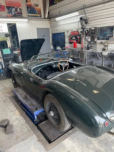 Devanture de Garage Giaco Racing