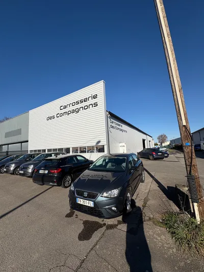 Devanture de Carrosserie des Compagnons