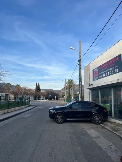 Devanture de Mondial Carrosserie