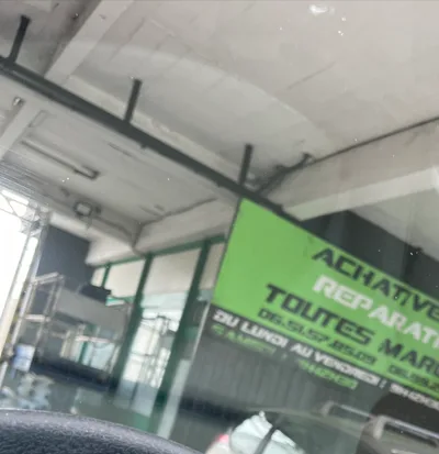 Devanture de Zoeux Autos