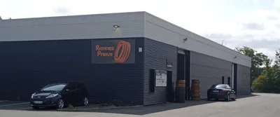 Devanture de Rennes Pneus