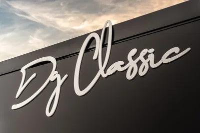 Devanture de DG Classic