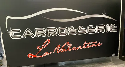Devanture de carrosserie du 11 eme la Valentine
