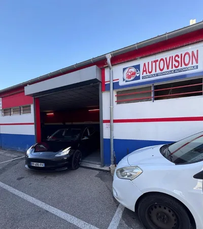 Devanture de Autovision Contrôle Technique Nimes - Auto et Moto