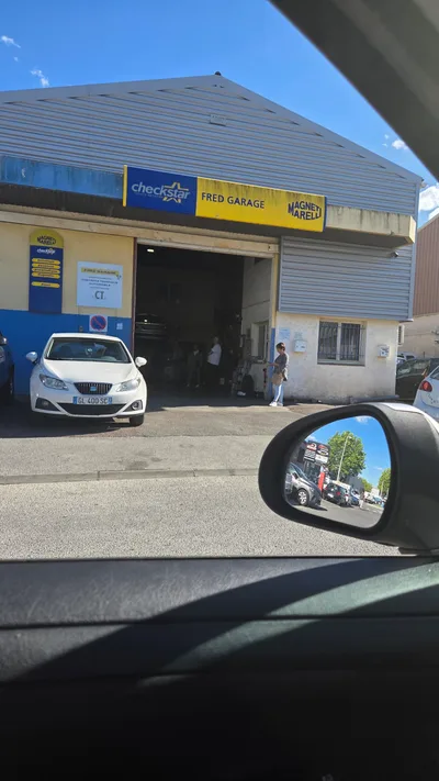 Devanture de Fred Garage