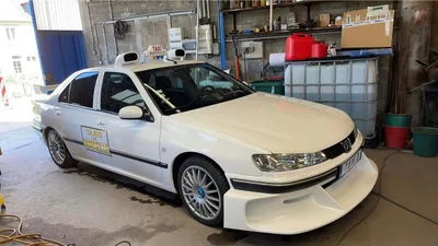 Devanture de Clinic Car