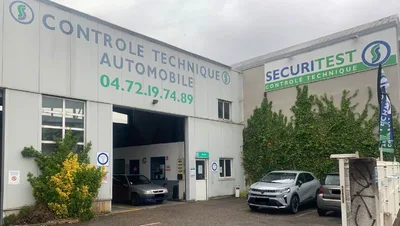 Devanture de Sécuritest Contrôle Technique Automobile Lyon 9 - Vaise Pole Automobile