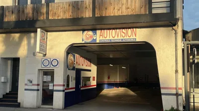 Devanture de Contrôle Technique Bordeaux Autovision véhicules légers