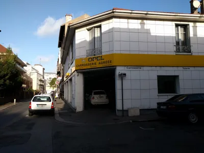 Devanture de Carrosserie Jean Hulot