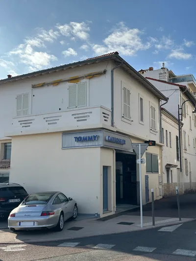 Devanture de Tommy Carrossier