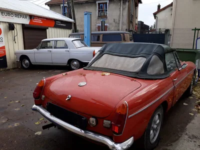 Devanture de YF Automobiles