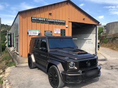 Devanture de Antibes Carrosserie Pinot