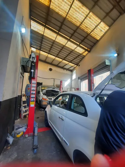 Devanture de SUITAAUTO