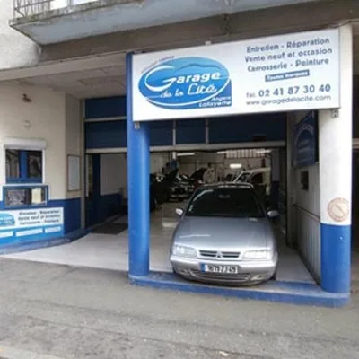 Devanture de Garage De La Cité