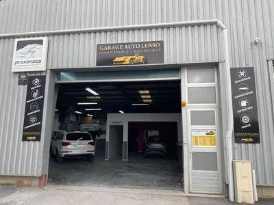 Devanture de Garage Auto Lusso