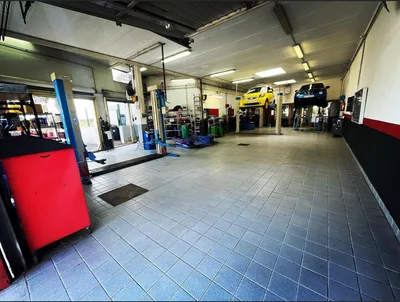 Devanture de Garage de la Palmeraie