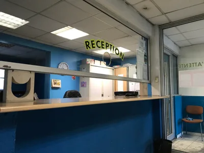 Devanture de Société d'Inspection Technique des Véhicules à Moteur