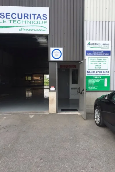 Devanture de Controle Technique à Denain