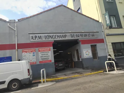 Devanture de APM Longchamp
