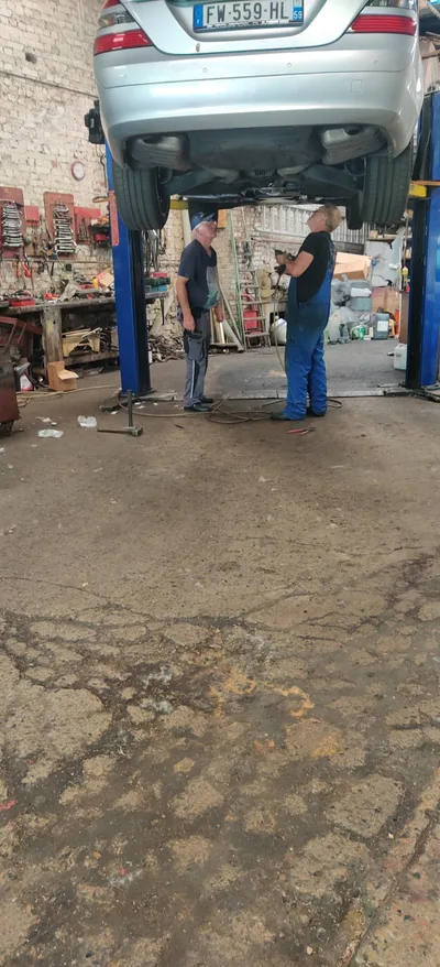 Devanture de Garage Automobile Vandenbeuck