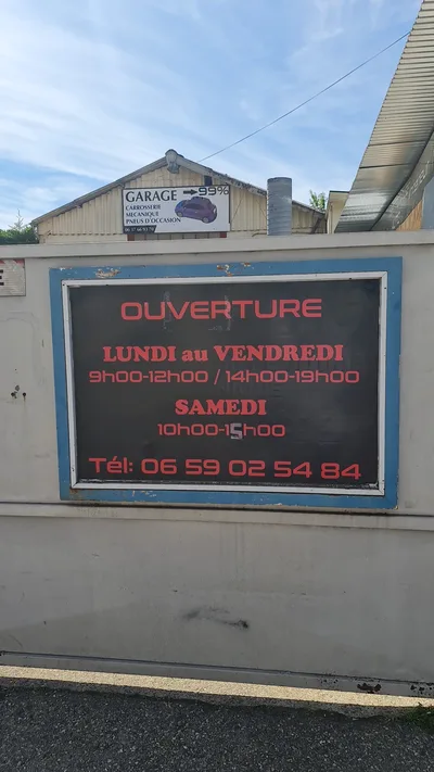 Devanture de Garage Champ Fila