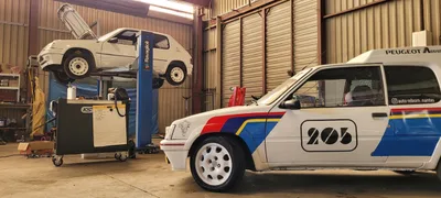 Devanture de AUTOREBORN NANTES