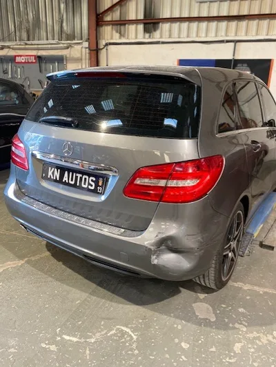 Devanture de Carrosserie kn autos