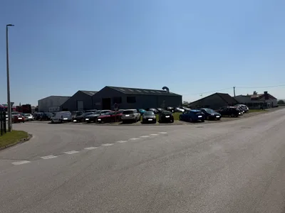 Devanture de Carrosserie "Les Attaques"