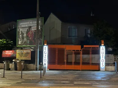 Devanture de Egzon autos Pneus
