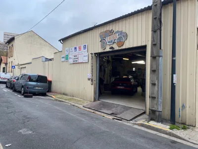 Devanture de Carrosserie Heber