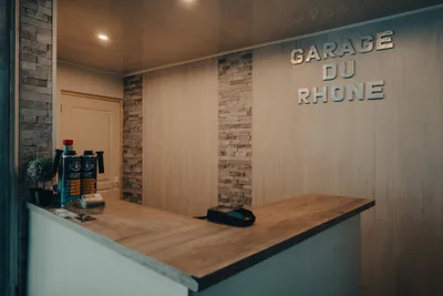 Devanture de Garage du Rhône