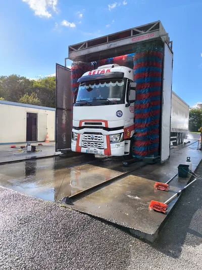 Devanture de Route A6 (Lavage Poids Lourds)