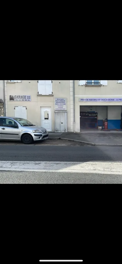 Devanture de Garage 23
