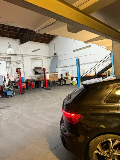Devanture de Bourbonnais auto