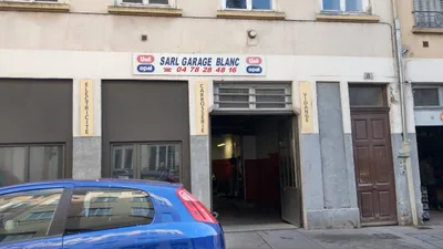 Devanture de Garage Blanc