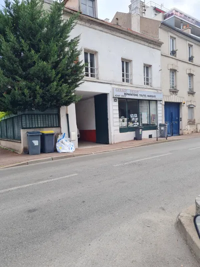 Devanture de garage des deux portes