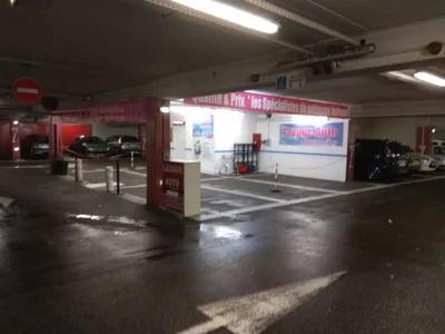 Devanture de lavage auto - Grenoble - Grand'place