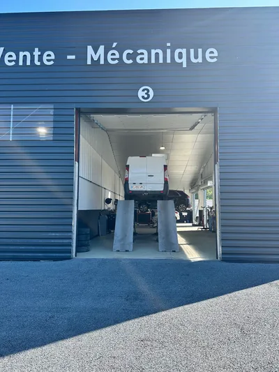 Devanture de Garage Mercier