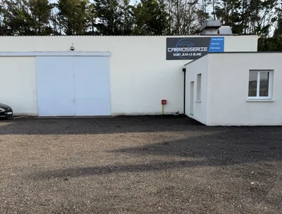 Devanture de Carrosserie Saint Jean Le Blanc