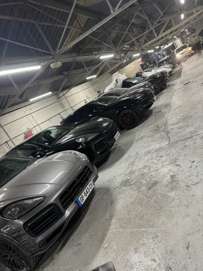 Devanture de Grand garage des Lilas