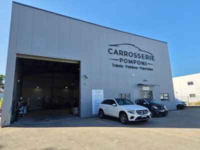 Devanture de Carrosserie Pomponi