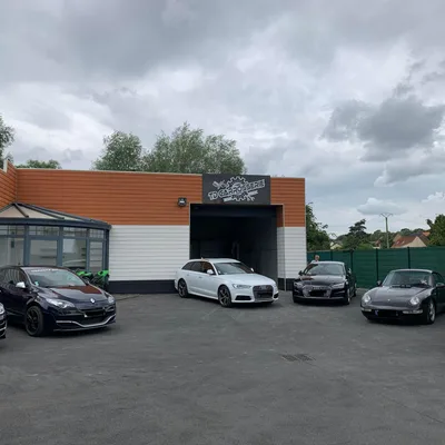 Devanture de TD carrosserie garage