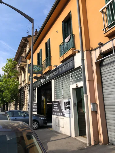 Devanture de Alpha Garage Nice