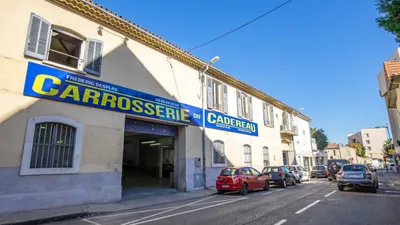Devanture de Carrosserie du Cadereau