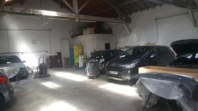 Devanture de Auto Store 83
