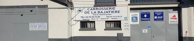 Devanture de Carrosserie de la Bajatière