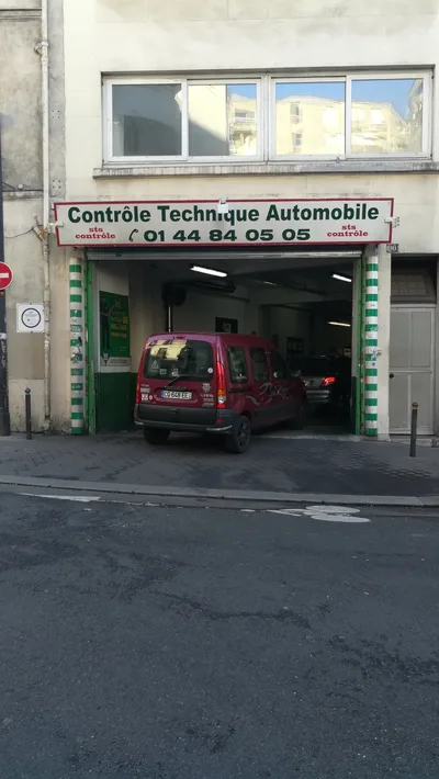 Devanture de DEKRA contrôle technique Paris 19